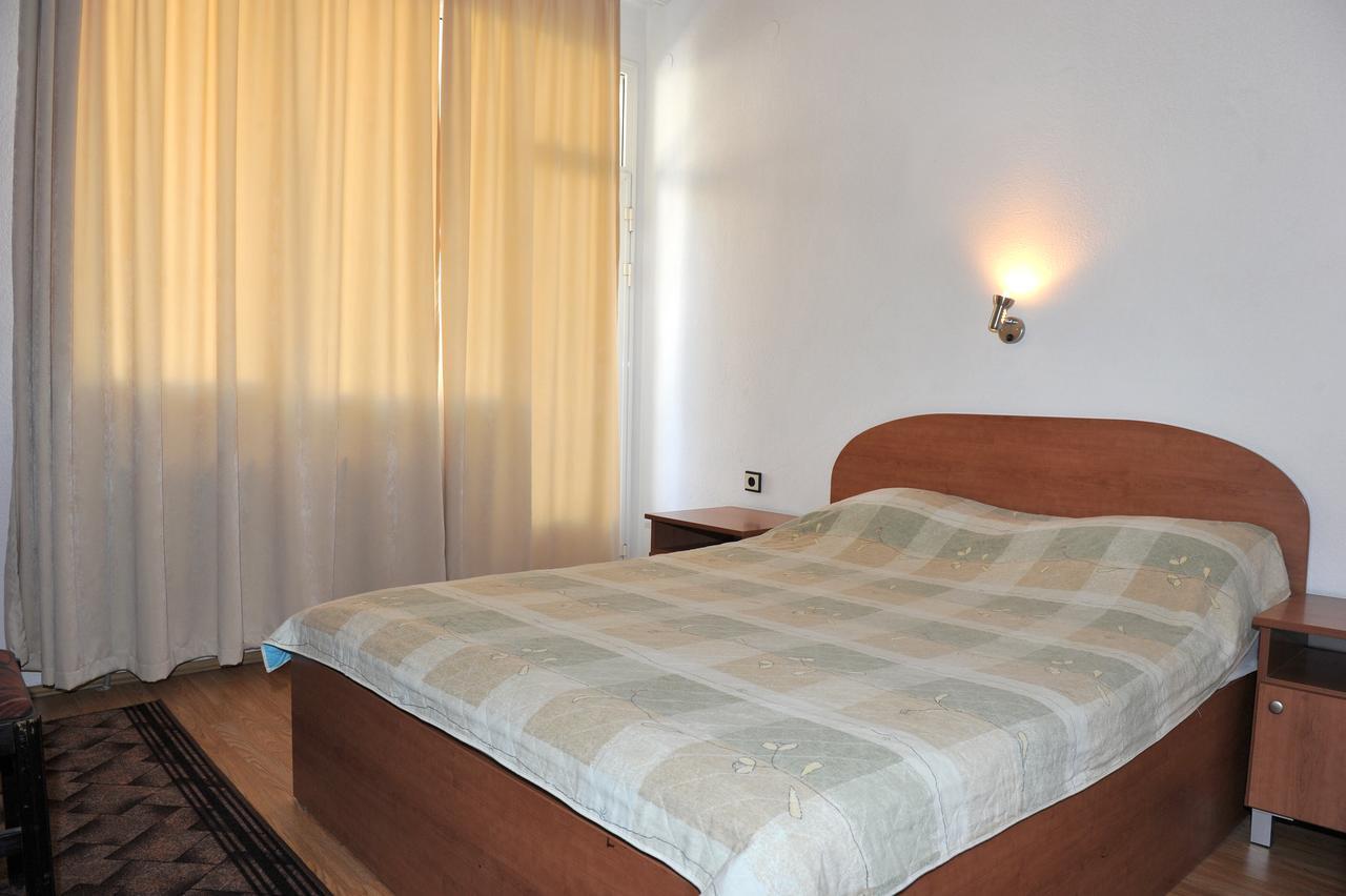 Family Hotel Blazhi Sandanski Exteriör bild